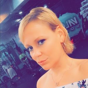 Meet your Posher, Christine